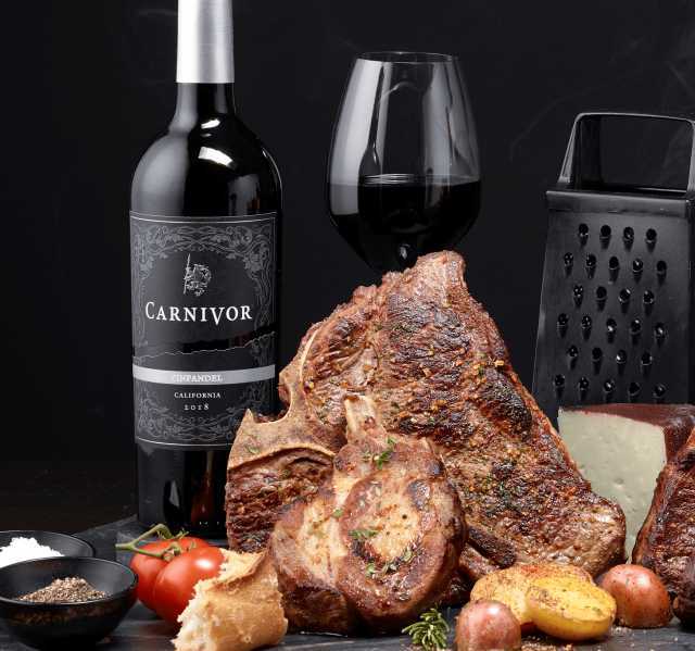 Carnivor zinfandel wine with steak