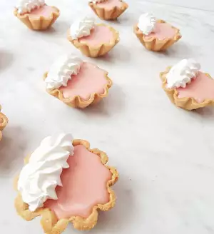 Pom Lemon Tarts from Lily Vanilli