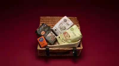 Christmas Hampers 2019: Doves Farm Bread Making Starter Kit, &pound;30