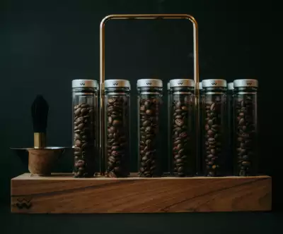 Restaurants, caf&eacute;s and bars on Regent Street: Hagen Project