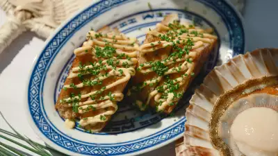 Best brunch London: Wun's Tea Room is inspired by 1960s Hong Kong, and serves legendary plates like this scallop toast at brunch