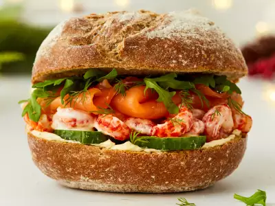 Pret Salmon, Crayfish and Lemon Mayo Rye Roll Pret Salmon, Crayfish and Lemon Mayo Rye Roll