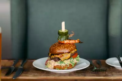 The cheeseburger at Gara Rock