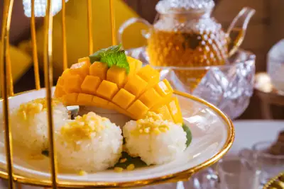 Sticky mango rice