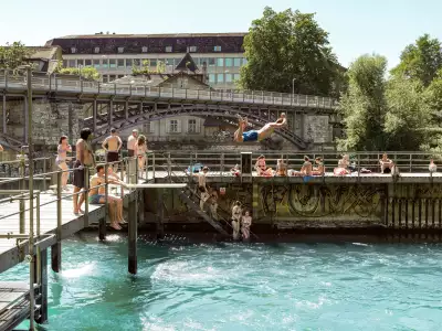 Diving in Flussbad Unterer