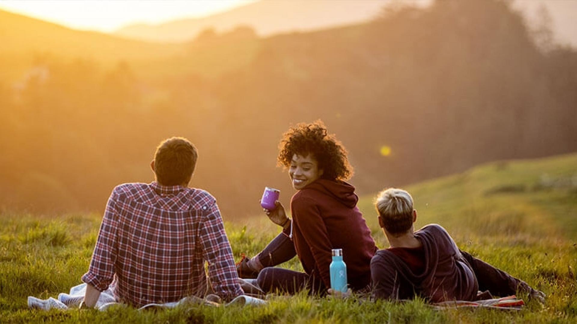 Drinking wine outdoors with the Hydro Flask wine bottle Drinking wine outdoors with the Hydro Flask wine bottle