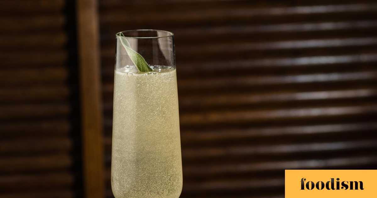 Reverend JW Simpson's Soothsayer cocktail, made with Yaguara cachaça | Recipes | Foodism