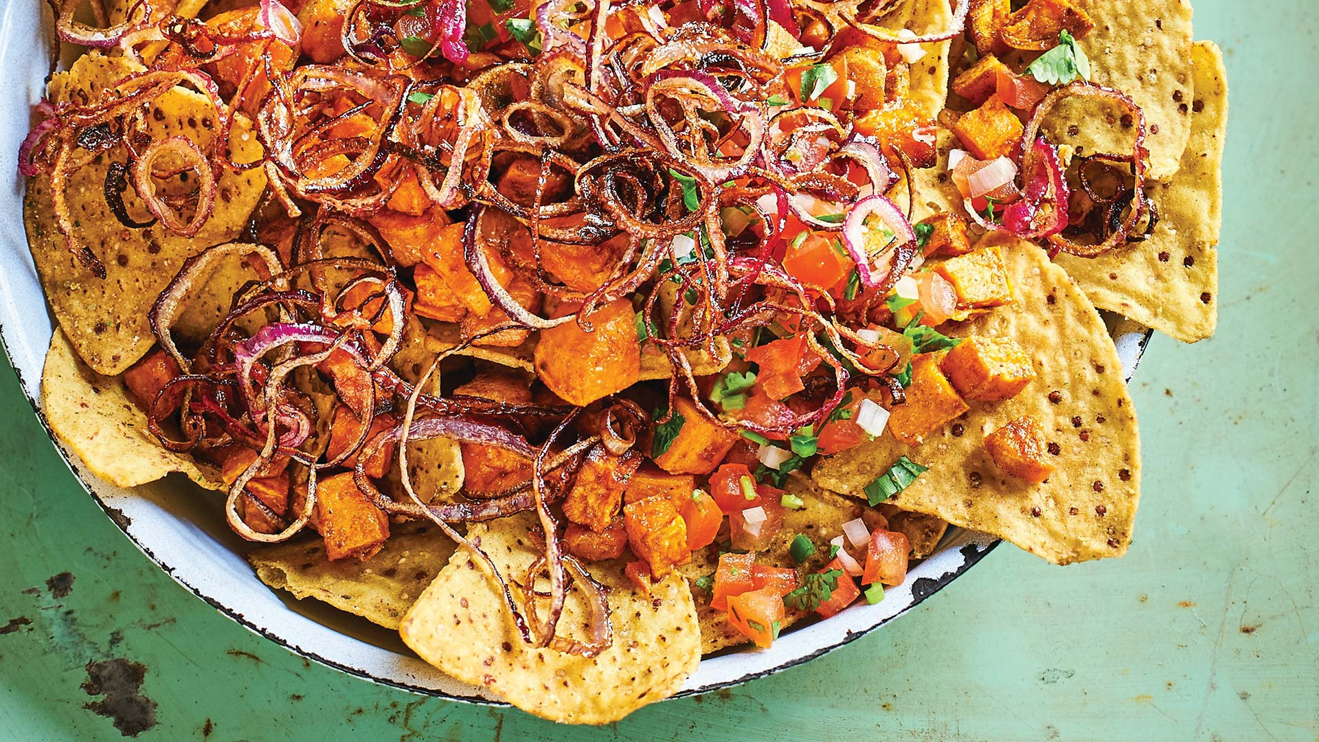 Vegan sweet potato nachos with crispy onions Vegan sweet potato nachos with crispy onions