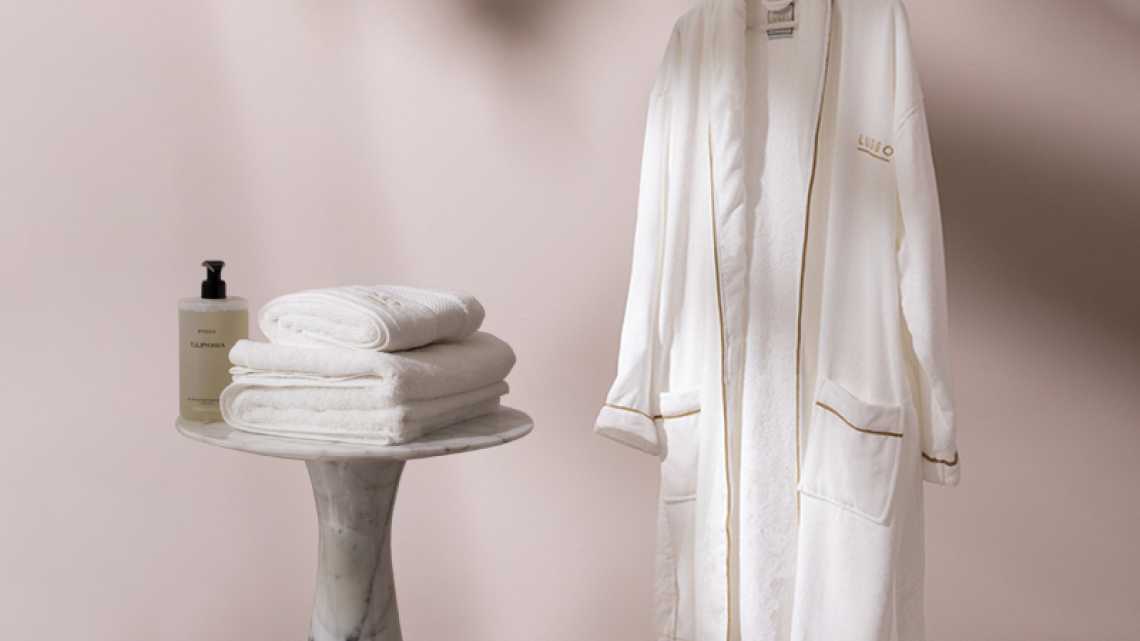 Win a Luxurious Pair of Unisex Egyptian Cotton Robes and Matching