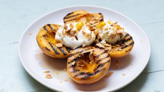 Grilled summer peaches