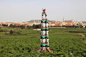 Castellers de Vilafranca practising in the vineyards of Penedès