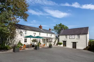 The Walnut Tree exterior