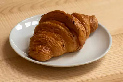 Plain croissant