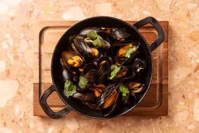 Smoked peri peri mussels
