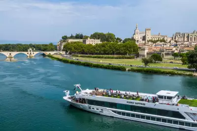 The Scenic Sapphire sailing on the Rh&ocirc;ne