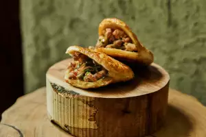 Tigella bread with offal