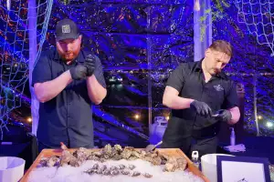 Oyster shucking, Taste Washington