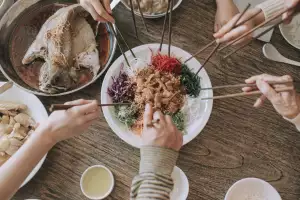 A family Chinese New Year dinner