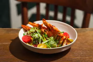 Devilled king prawns