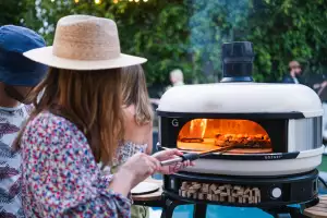 Blistered crusts from the comfort of your own lawn