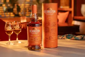 Deanston bottle and pack