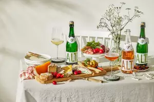A table scene featuring Alt. Blanc de Blancs and Alt. Rose