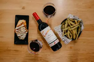 Cune Crianza with tapas