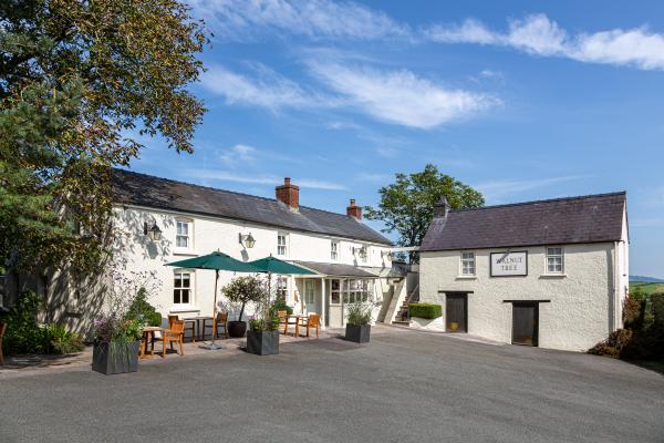 The Walnut Tree exterior
