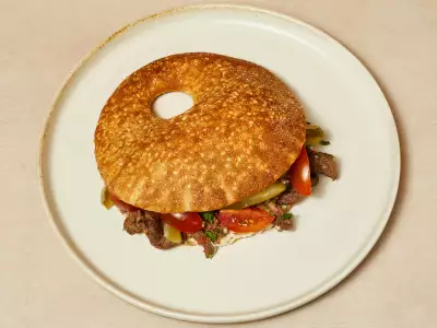 Ka&rsquo;ak filled sandwich