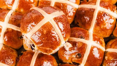 Gail's hot cross buns
