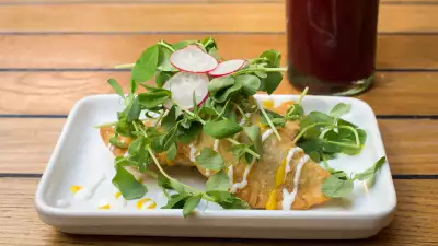 Pea & mint empanada
