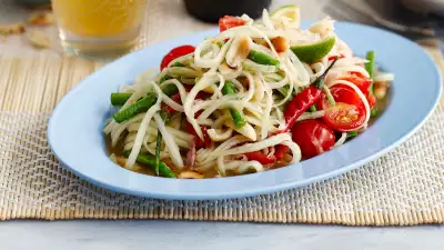Green papaya salad