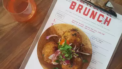 Brunch menu at 90&deg; Melt, a vegetarian and vegan grilled cheese shop in Mile End