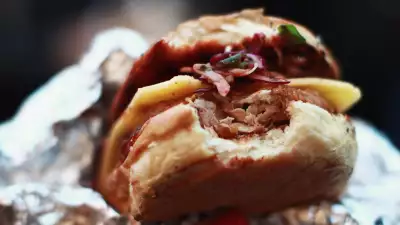bets place to eat vegan food in london, Biff's Jack Shack's 'Samuel Hell Jackson', with chipotle slaw, chipotle shack sauce, burger cheese and jalapenos