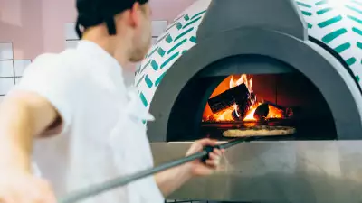 400 Rabbits' pizza oven