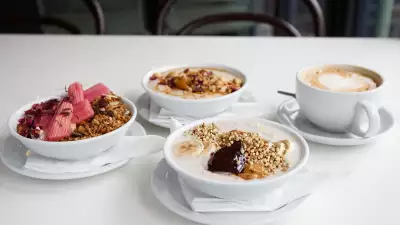 Pear Tree Caf&eacute;