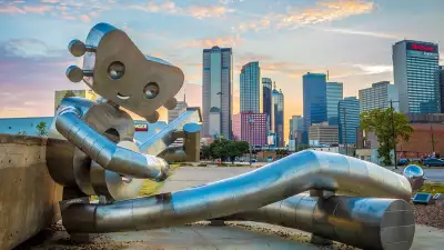 Art in Dallas's Deep Ellum district