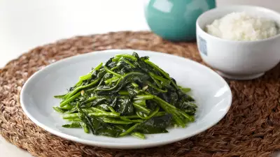 Sautéed string beans with minced pork and dried shrimp