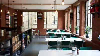 J+A Caf&eacute;