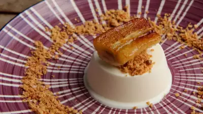 Horlicks parfait with caramelised banana and nestum crumble