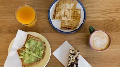 best places to eat vegan food in london, North Street Deli