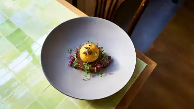Çiğ kofte fillet tartare with sumac molasses