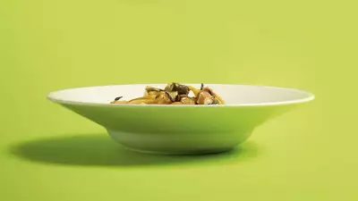 Pasta with Smoked sausages, coconut-tamarind sauce, pears and seaweed