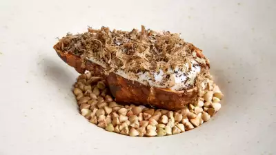 Jerusalem artichoke with cod and truffle