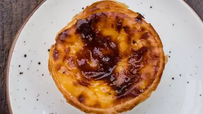 Free pastel de natas at Casa Do Frango