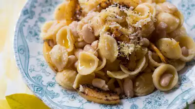 Make Erin Gleeson’s lemony pasta fagioli