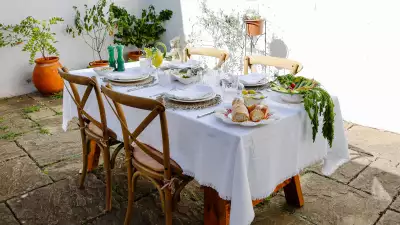 Make your dinner table into a whole landscape