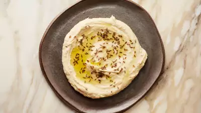 Red lentil moutabal