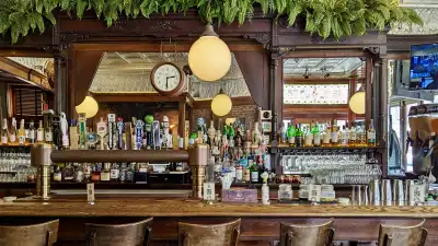 Teddy's bar