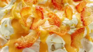 Gizzi Erskine's grapefruit pavlova